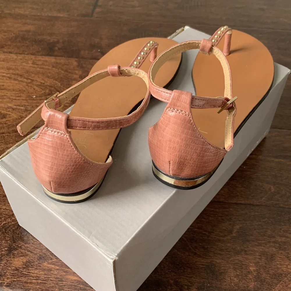 NIB LOFT Mauve Pink Studded T-strap Thong Sandals Size 6.5